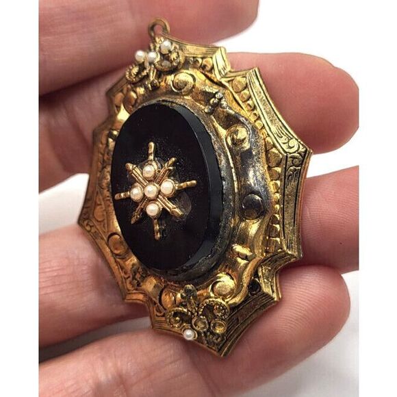 Vintage Black Glass Victorian Revival Pendant 2in - Picture 5 of 5
